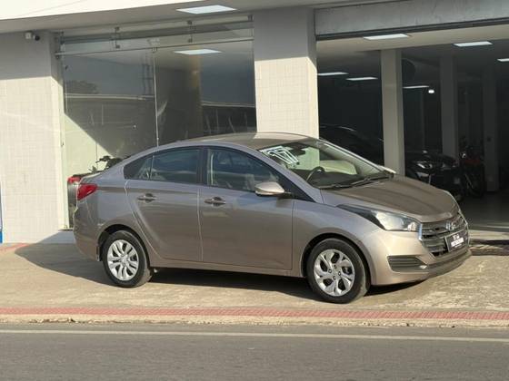 HYUNDAI HB20S 1.6 COMFORT PLUS 16V FLEX 4P AUTOMÁTICO HYUNDAI HB20S 1.6 COMFORT PLUS 16V FLEX 4P AUTOMÁTICO